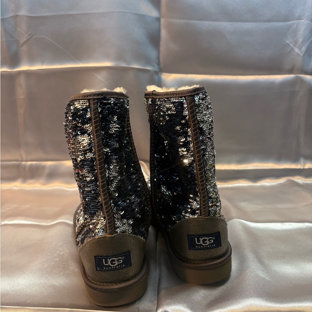 UGG Classic Short Sequin Boots Black Silver Shearling Size 9